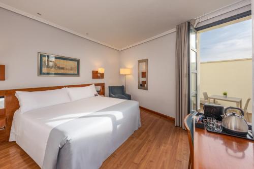 Tryp Madrid Atocha Hotel - image 7