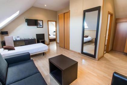 Hotel Suites Feria de Madrid - image 2