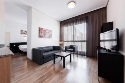 Compostela Suites - image 10