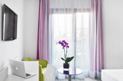 Ibis Styles Madrid Prado - image 12