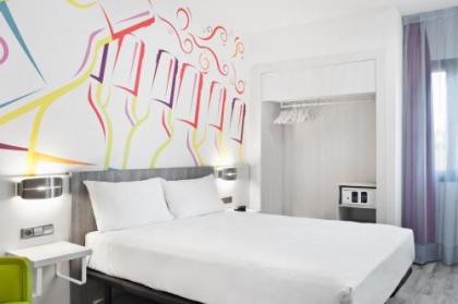 Ibis Styles Madrid Prado - image 3