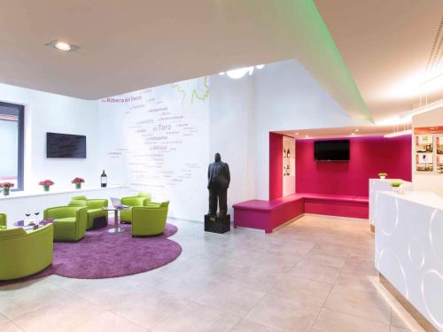 Ibis Styles Madrid Prado - image 5