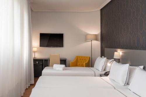 Hotel Madrid Plaza de Espana managed by Melia - image 7