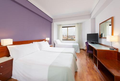 Hotel Madrid Centro managed by Melia - image 6