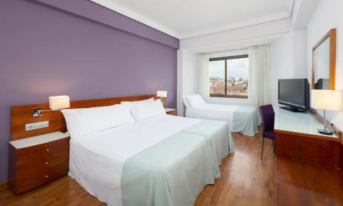 Hotel Madrid Centro managed by Melia - image 7