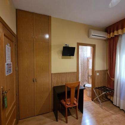 Hostal Oporto - image 4