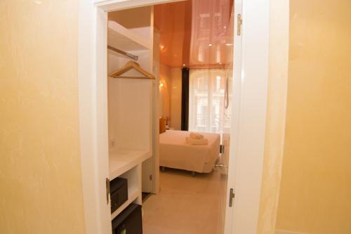 Hostal Palacio Madrid - image 6