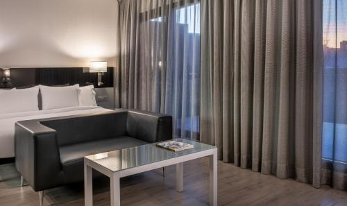 AC Hotel by Marriott Atocha - image 2