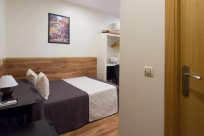 Hostal Art Madrid - image 14