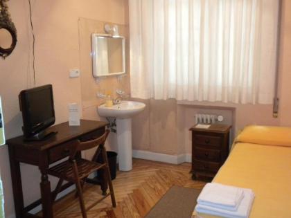 Hostal San Martin - image 15