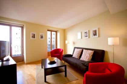 Apartment in Chamberi - image 1