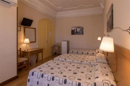 Hostal Santillan - image 17