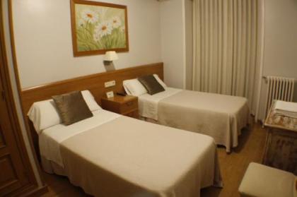 Hostal Santa Cruz - image 16