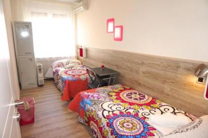 Hostel Muchomadrid - image 8