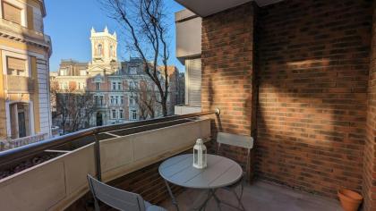 DFLAT Escultor Madrid Apartments - image 19