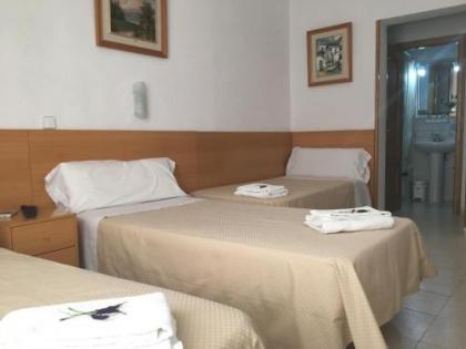 Hostal R. Lido - image 11