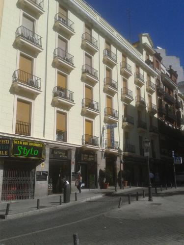 Hostal Triana - image 2