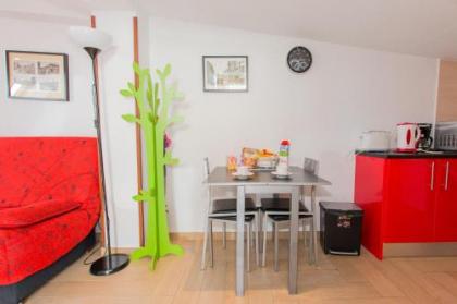 Apartamentos Madrid Centro - image 16