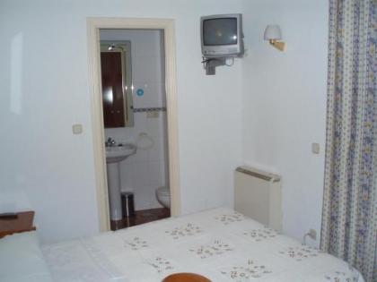 Hostal Castilla - image 10