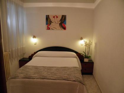 Hostal Angelines - image 12