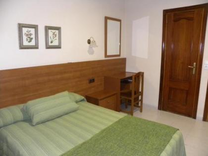 Hostal El Catalán - image 12