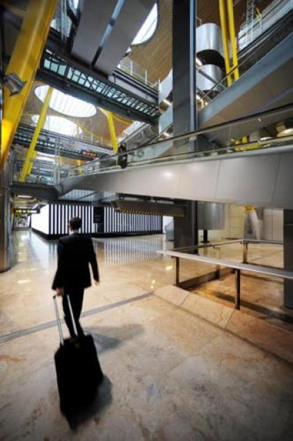 Air Rooms Madrid Airport By Premium Traveller - image 17