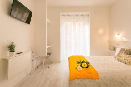 Hostal Met Madrid - image 13