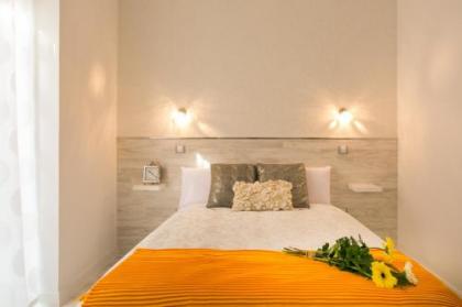 Hostal Met Madrid - image 15