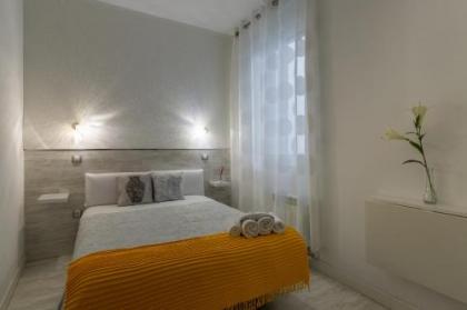 Hostal Met Madrid - image 7