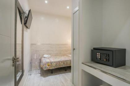 Hostal Met Madrid - image 9