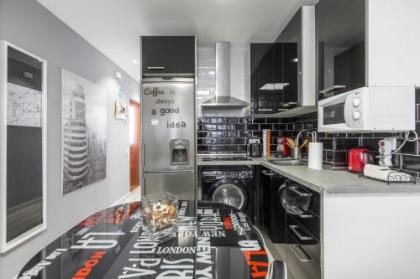 Chueca Apartment - image 17