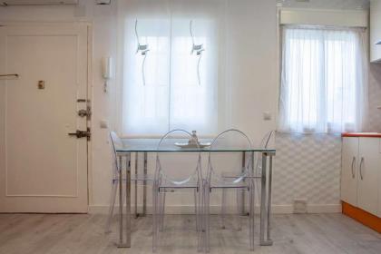 Chic 1 Bedroom Apartment next to El Prado - image 14