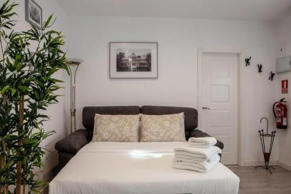 Chic 1 Bedroom Apartment next to El Prado - image 18