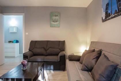 Lovely 3 Bedroom Apartment next to Fuencarral - image 8