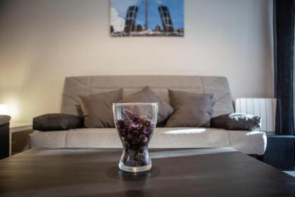 Lovely 3 Bedroom Apartment next to Fuencarral - image 9