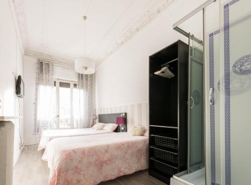 M&F 7 ROOMS/7 BATHROOMS OVER GRAN VIA - image 6