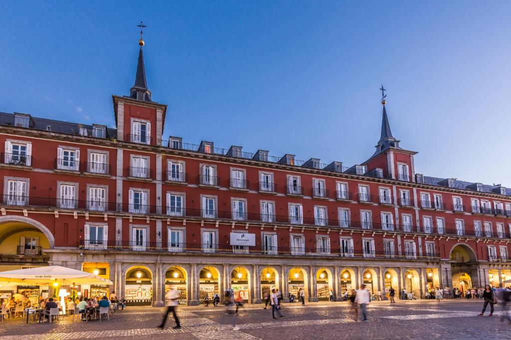 Pestana Plaza Mayor Madrid - image 2