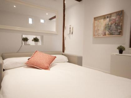 Apartamento con encanto en ópera - image 12