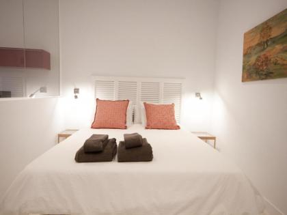 Apartamento con encanto en ópera - image 4