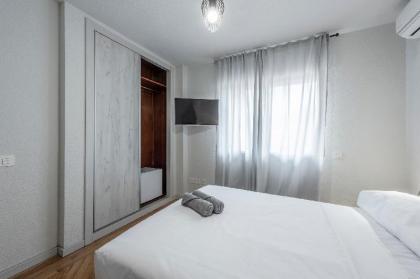 Private room in shared chalet Alameda Osuna - image 15