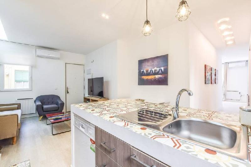 APARTMENT MADRID RIO AREA 3 PAX - image 6