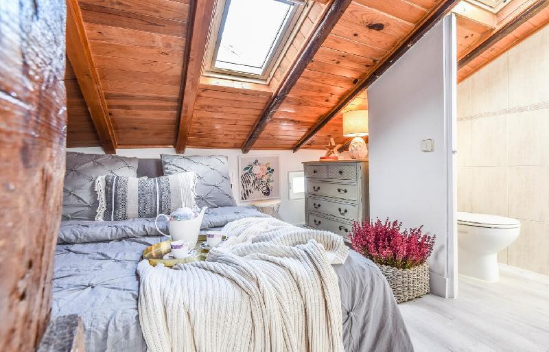 COZY AND REFORMED ATTIC PONZANO 3PAX - main image