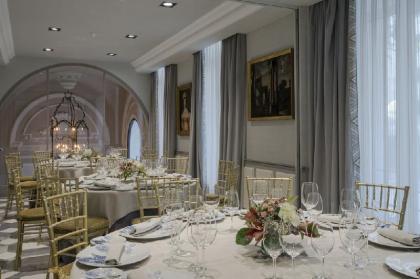 Relais & Chateaux Heritage Hotel - image 4