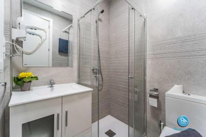 Boutique Madrid Center Apartment - image 11