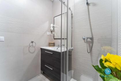 Boutique Madrid Center Apartment - image 16