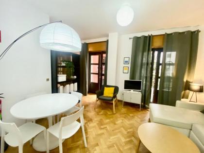 Centro Embajadores / Luxury Apartment - image 7