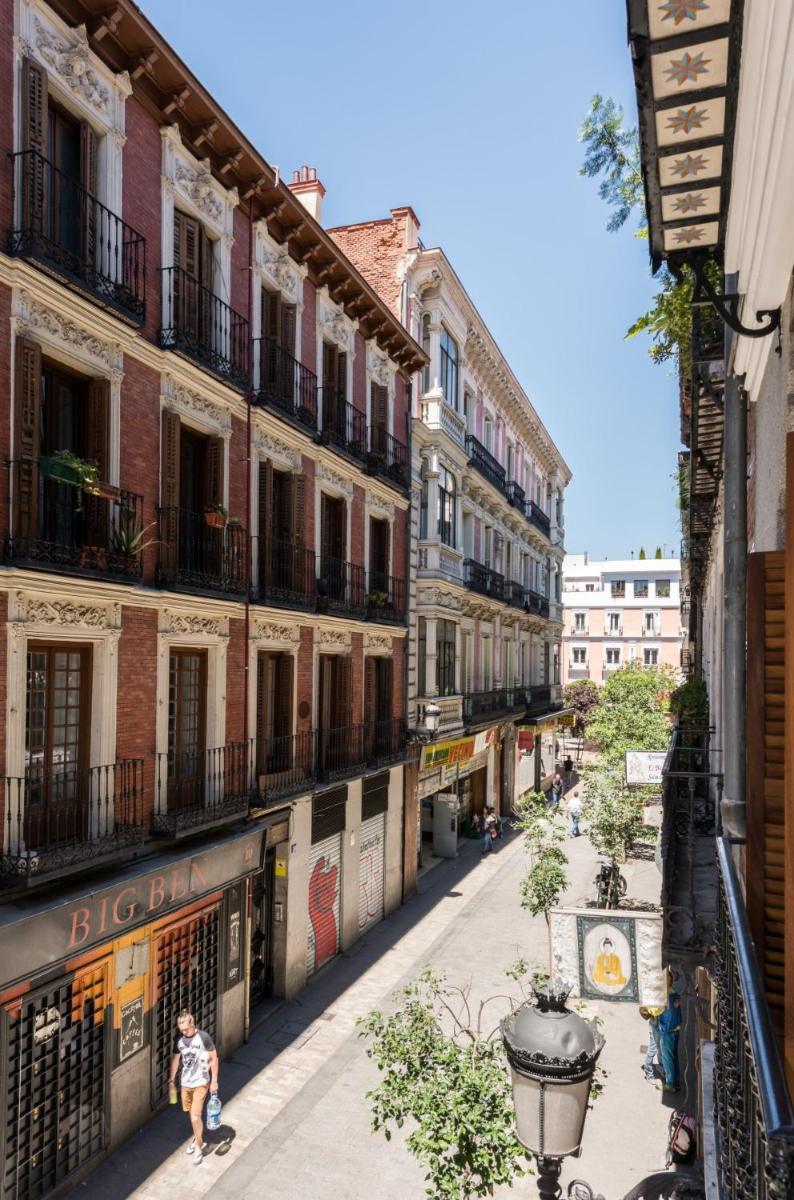 Atocha Peatonal - Barrio de las letras - main image