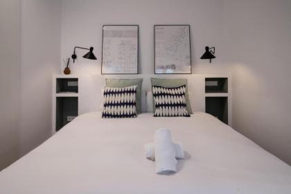 Stylish 2 Bedroom Apartment in the Heart of Madrid - image 12