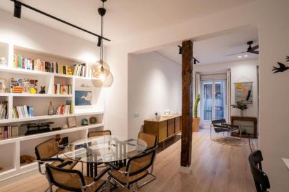 Stylish 2 Bedroom Apartment in the Heart of Madrid - image 15