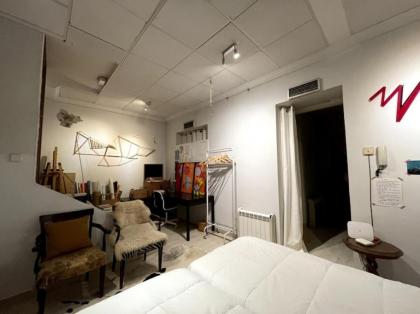 Cosy artist studio in Barrio de Salamanca - image 10